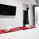 Audah Syariah Residence Mitra Reddoorz