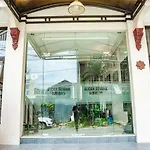 Audah Syariah Residence Mitra Reddoorz