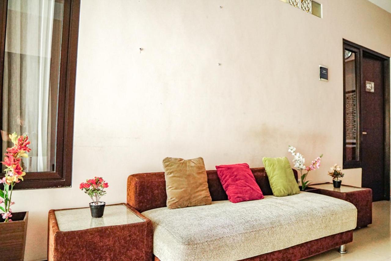 Audah Syariah Mitra Reddoorz Hotel