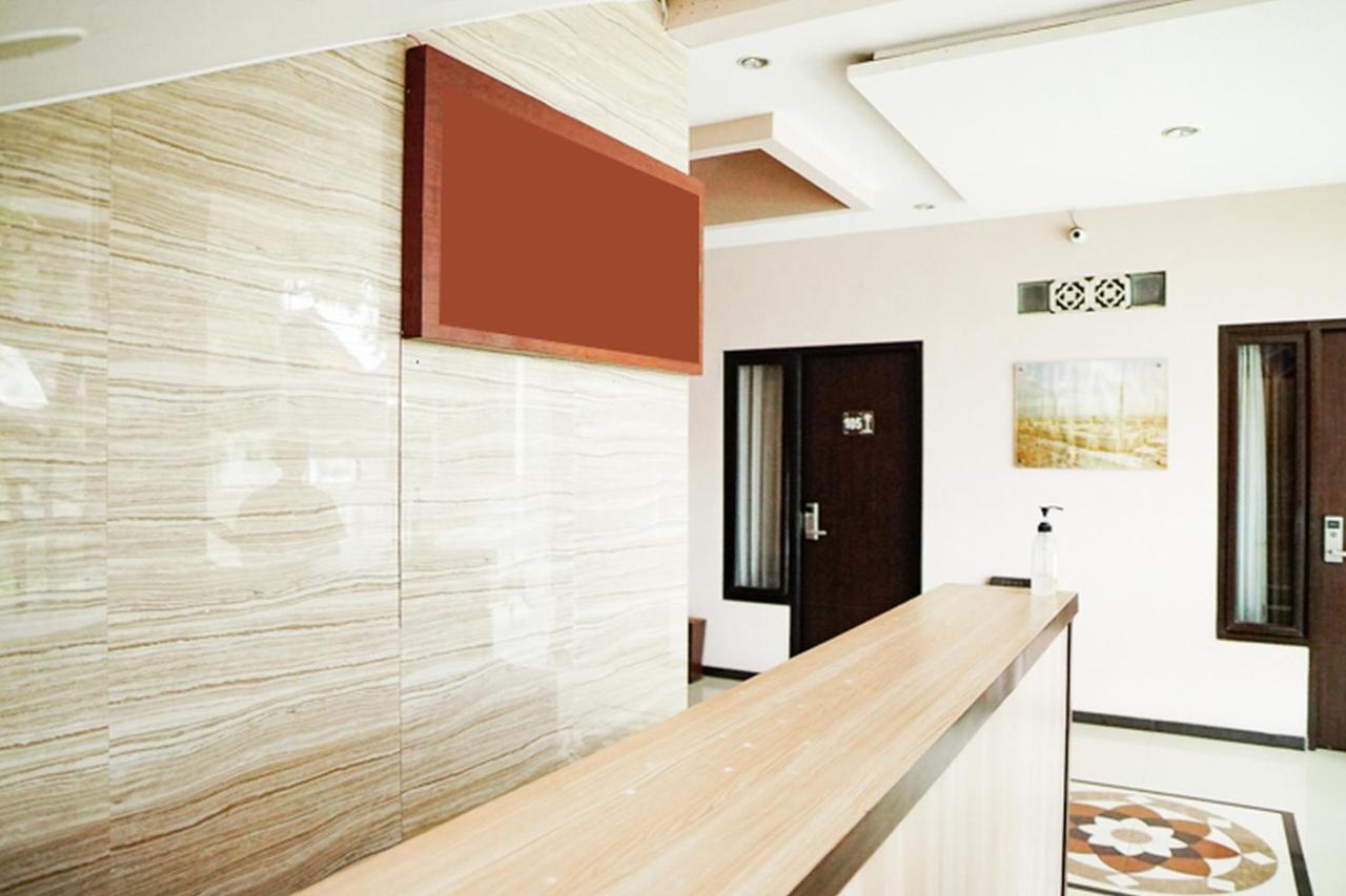 Audah Syariah Mitra Reddoorz 2* Surabaya