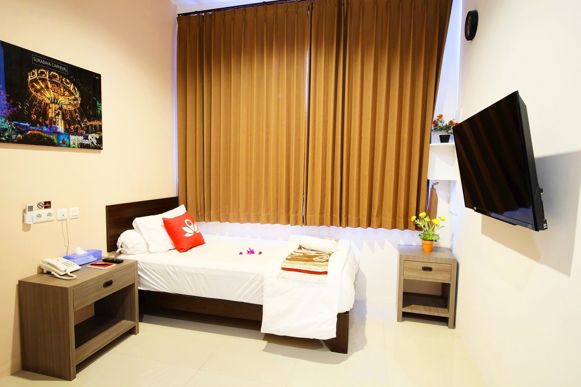 Audah Syariah Mitra Reddoorz 2* Surabaya